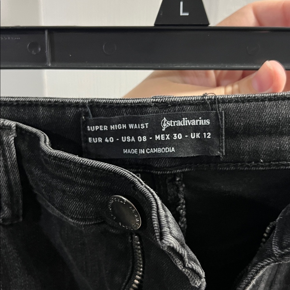 Stradivarius women’s  Skinny Jeans in Charcoal